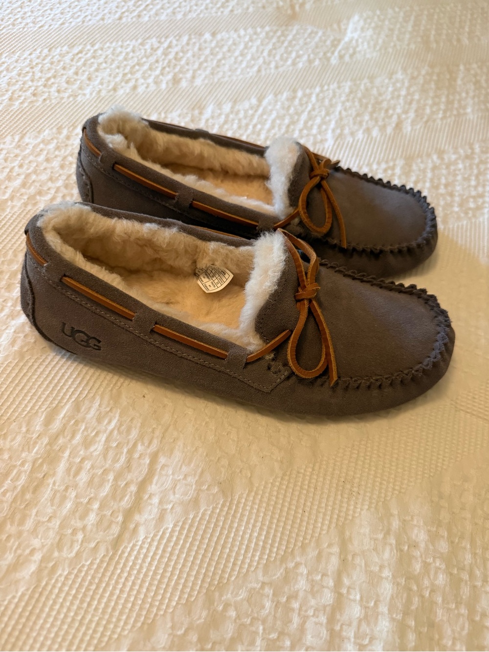 UGG Moccasin Slippers Gray Suede Shearling Women’s Size 8 NWOT